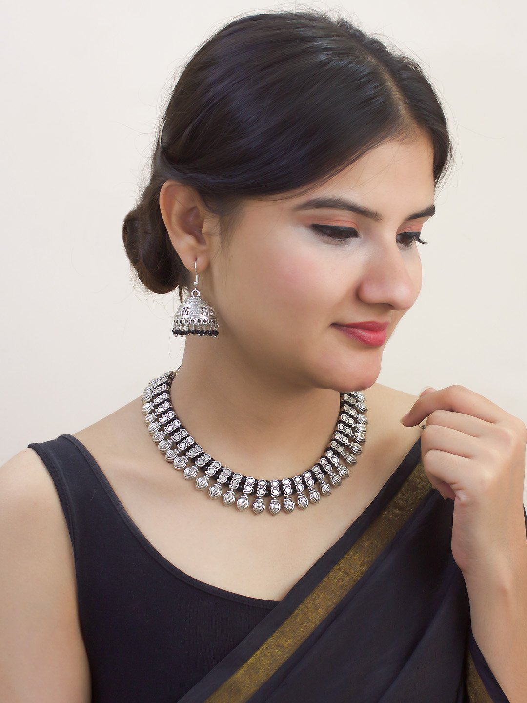 Shop For Best Black Necklace From Widest Range Online