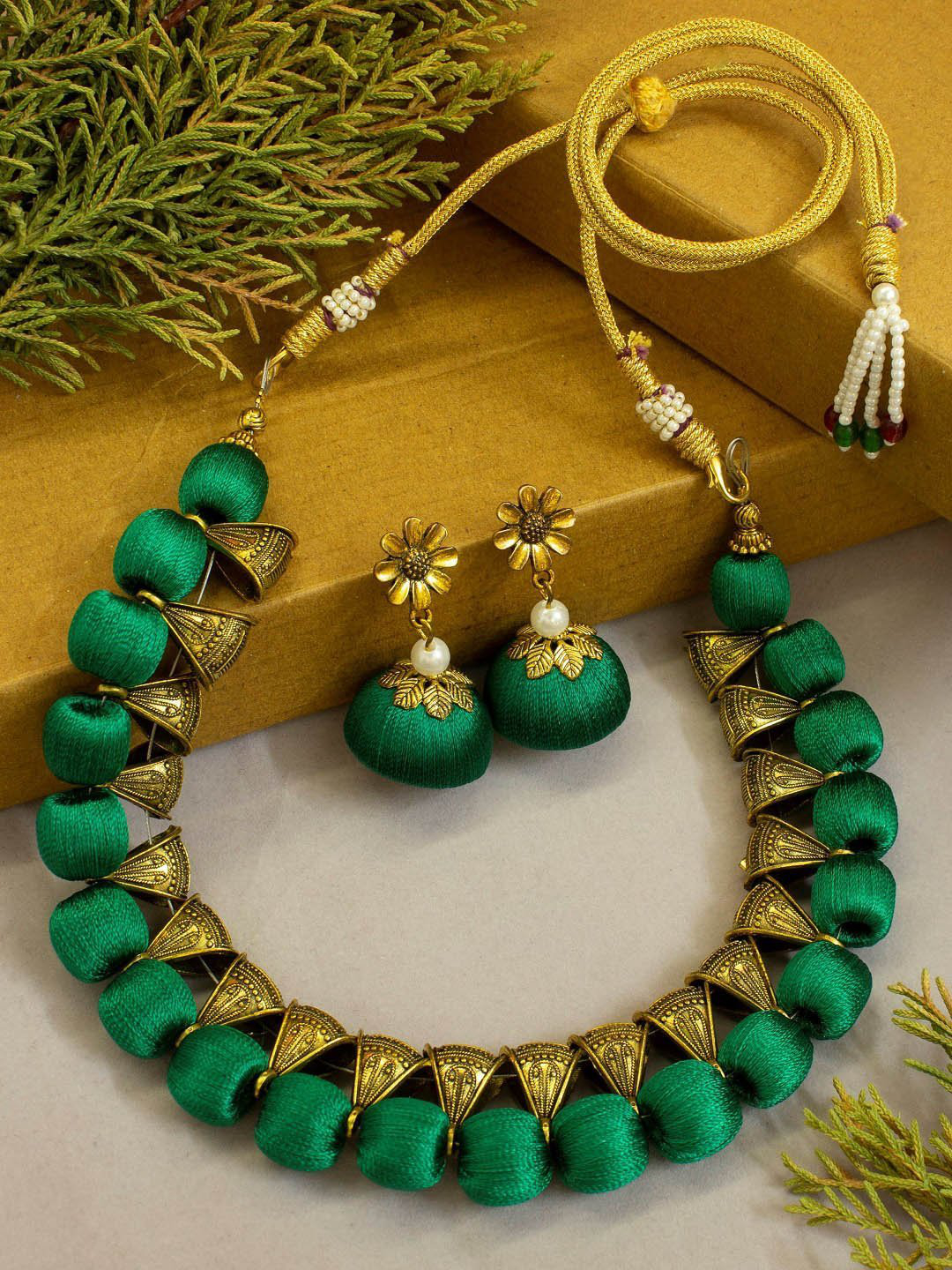 Green silk clearance thread necklace