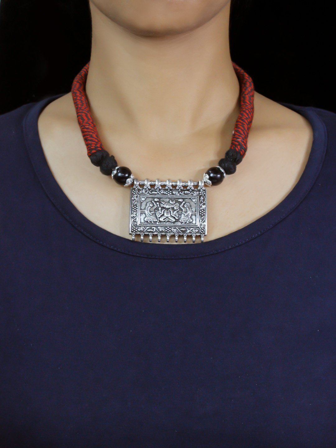 Maroon pendant store necklace