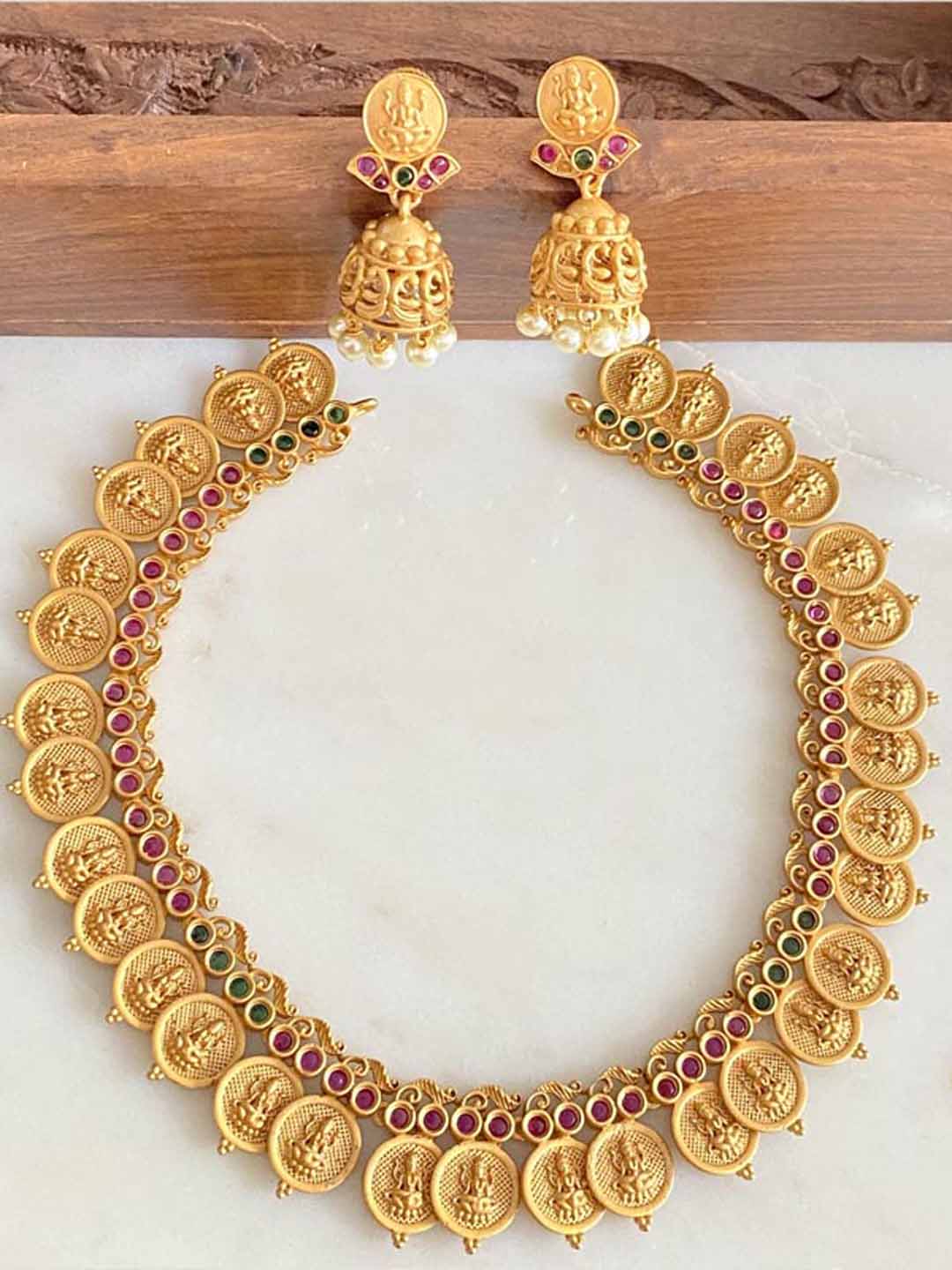 Small antique deals gold necklace designs