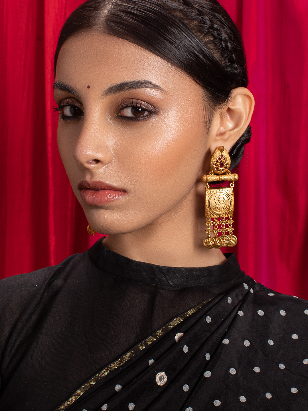 Square shaped sale jhumkas gold