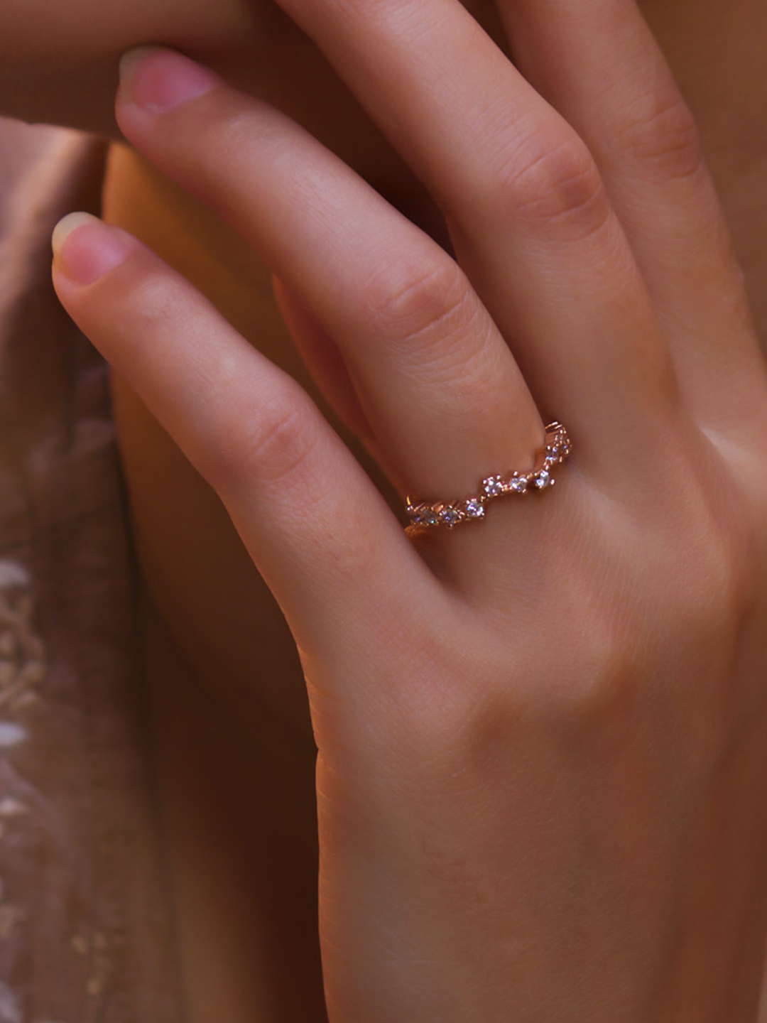 Morganite and Diamond Engagement Ring in Rose Gold | KLENOTA