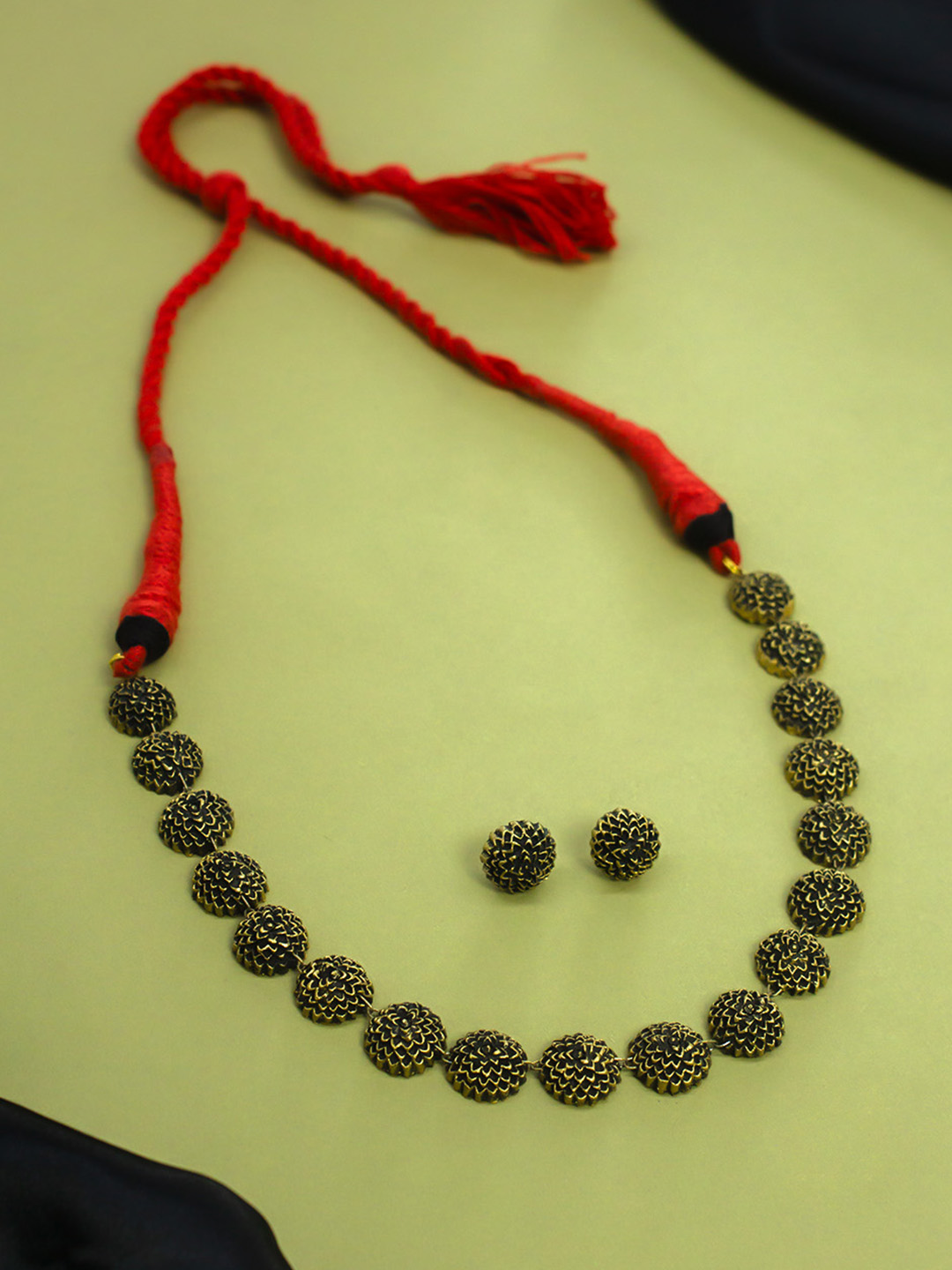 Red sale dori necklace